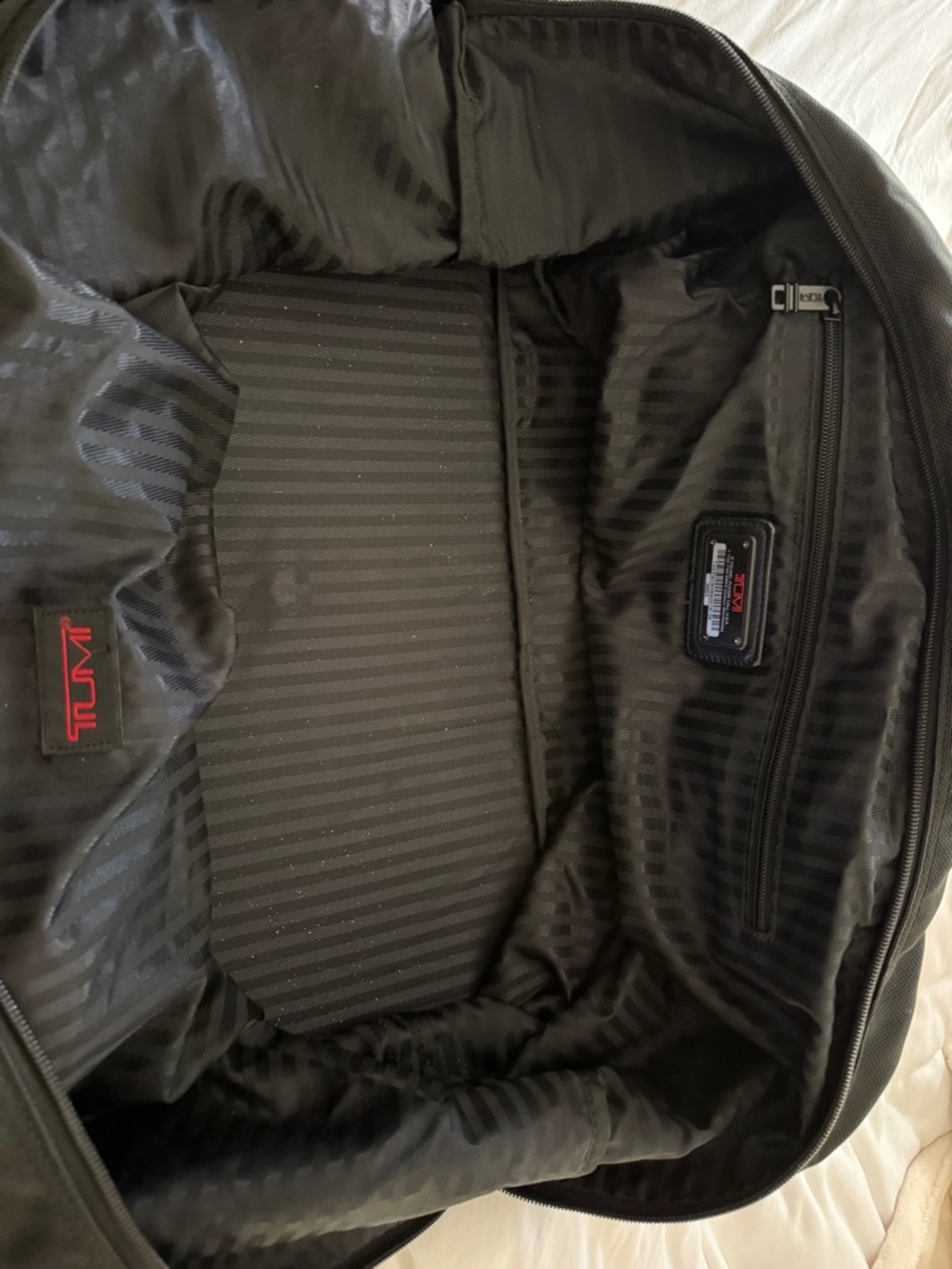 Tumi Black carry On or Weekend Bag with Leather Trim - Picture 6 of 13